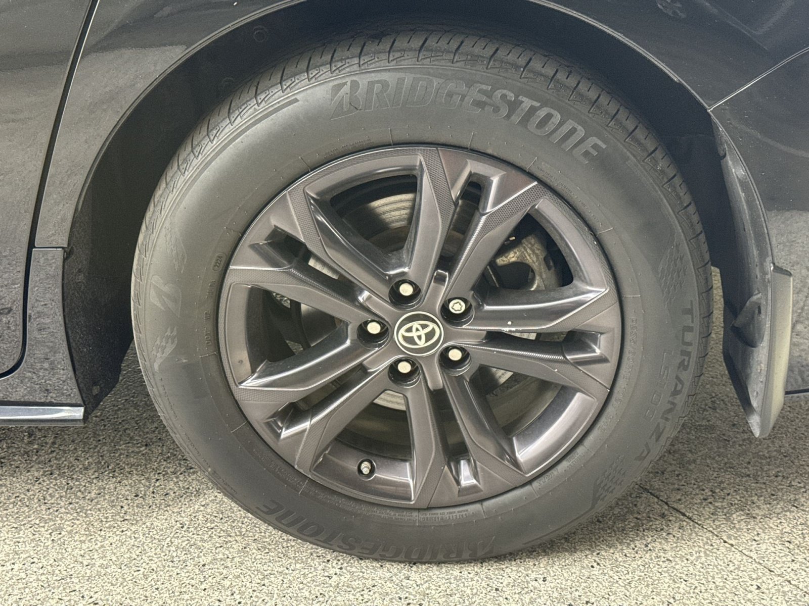 Used 2024 Toyota Sienna XSE w/ XSE Plus Package AWD/4WD image 22