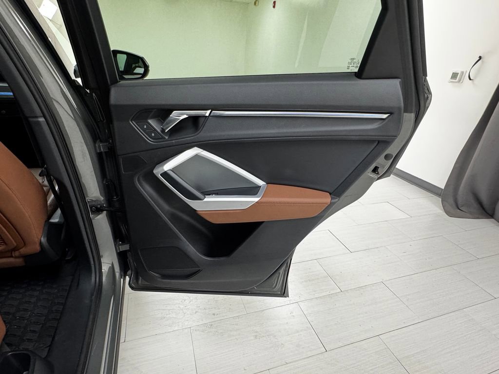 Used 2022 Audi Q3 2.0T Premium Plus w/ Premium Plus Package image 15