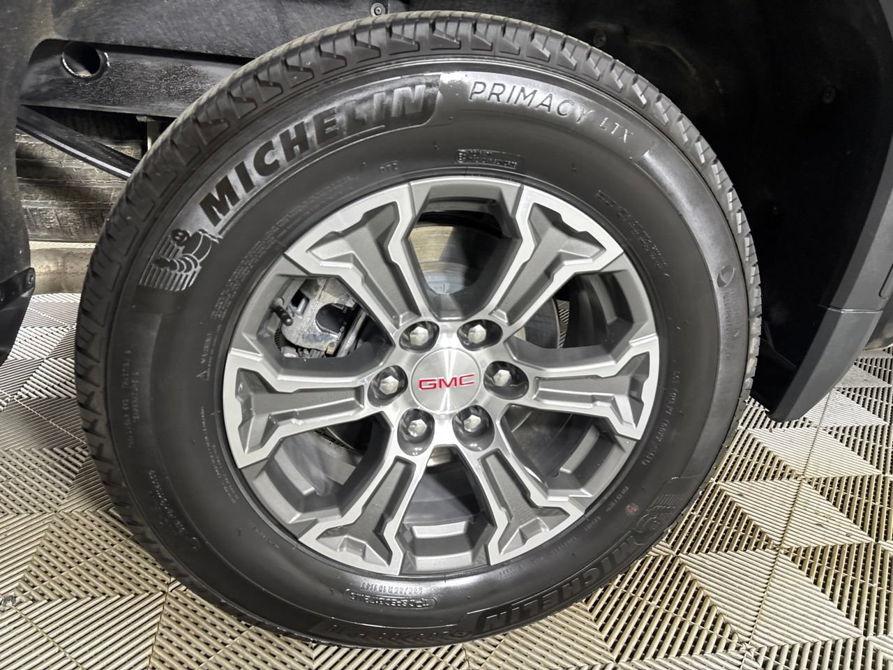 Used 2026 GMC Sierra 1500 SLT AWD/4WD image 32