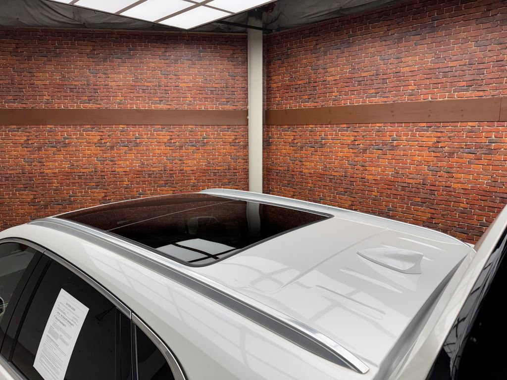 Used 2017 Cadillac XT5 Luxury w/ Driver Awareness Package image 24