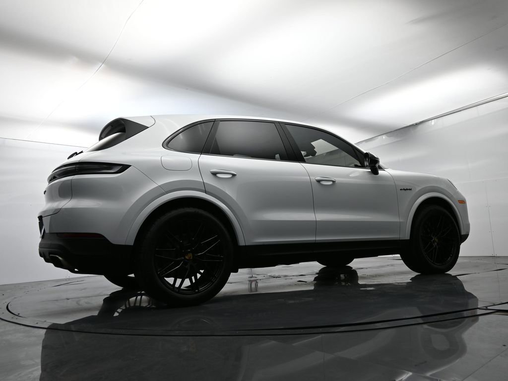 Certified 2024 Porsche Cayenne AWD/4WD image 53