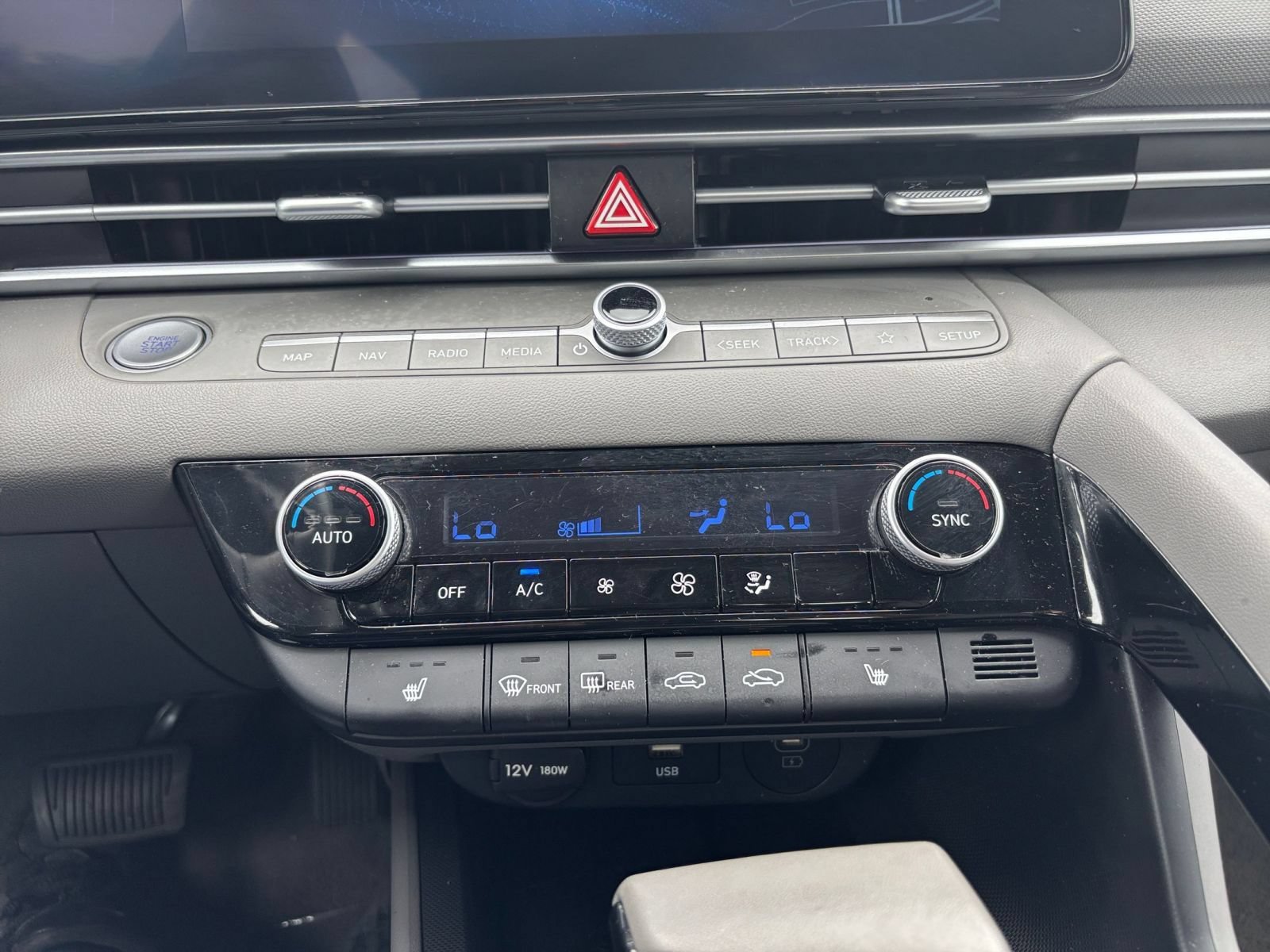 Used 2025 Hyundai Elantra SEL FWD image 17