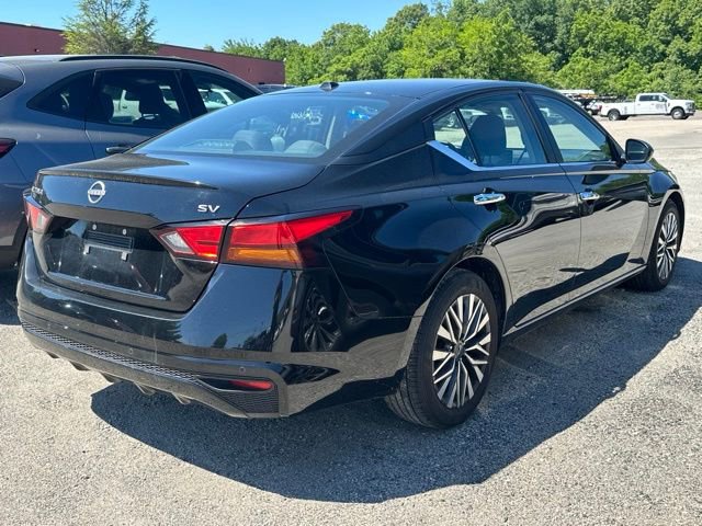 Used 2024 Nissan Altima 2.5 SV FWD image 5