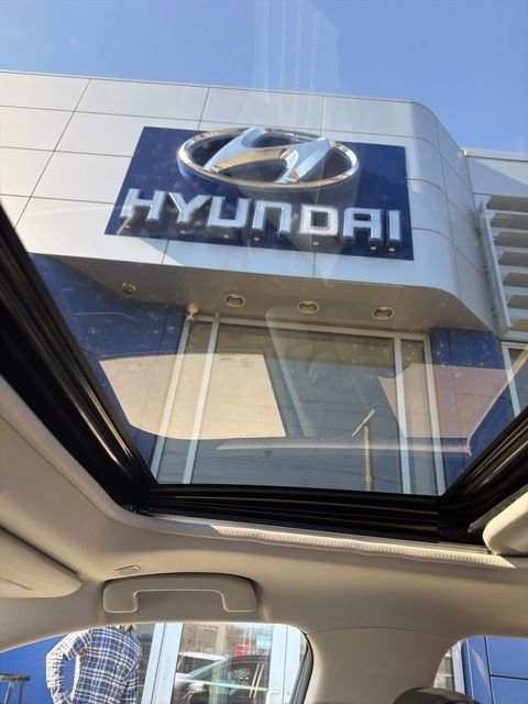 Used 2023 Toyota RAV4 XLE Premium image 11