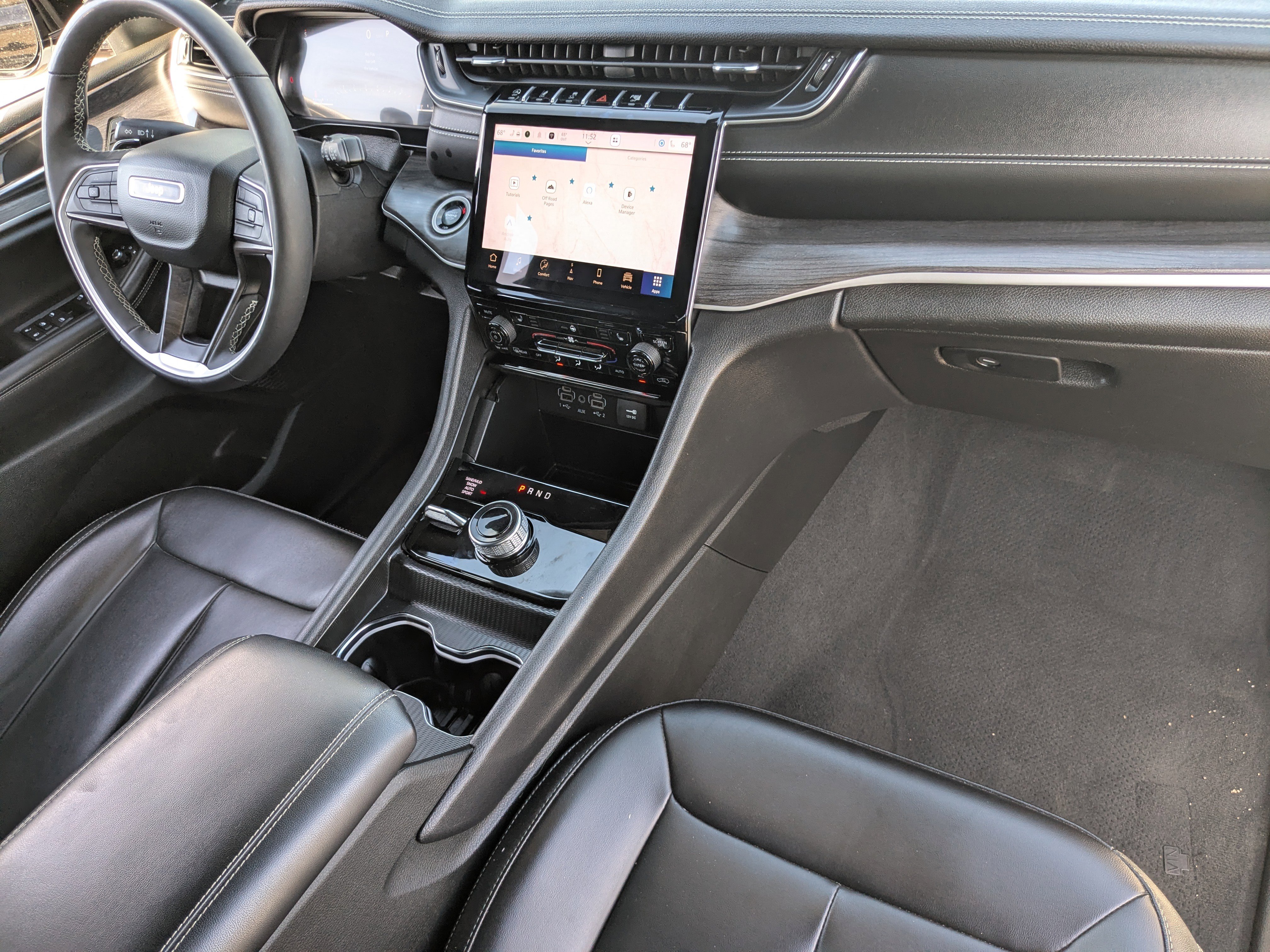 Used 2024 Jeep Grand Cherokee Limited image 12