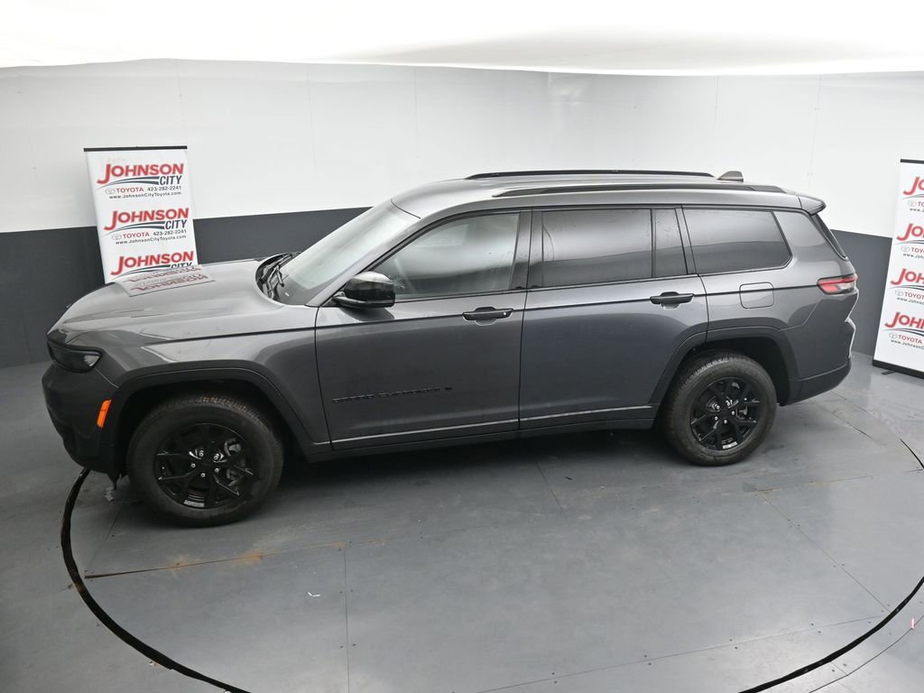 Used 2024 Jeep Grand Cherokee L Laredo AWD/4WD image 30