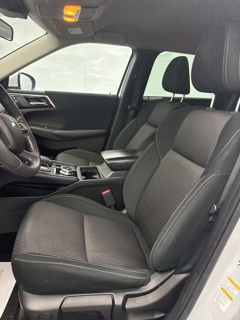 Used 2022 Mitsubishi Outlander ES image 13