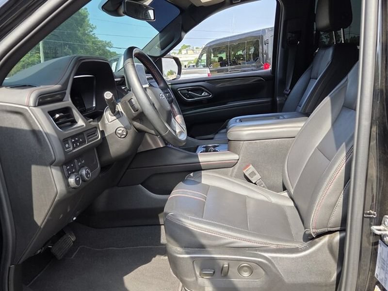 Used 2023 Chevrolet Tahoe RST w/ Luxury Package AWD/4WD image 4