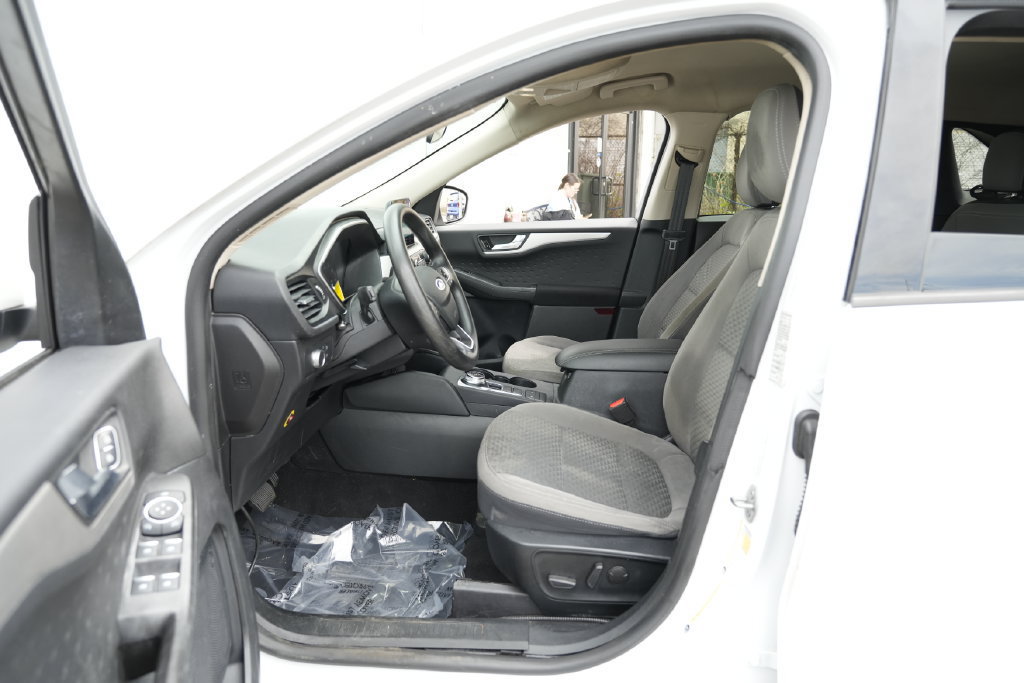 Used 2020 Ford Escape SE FWD image 19