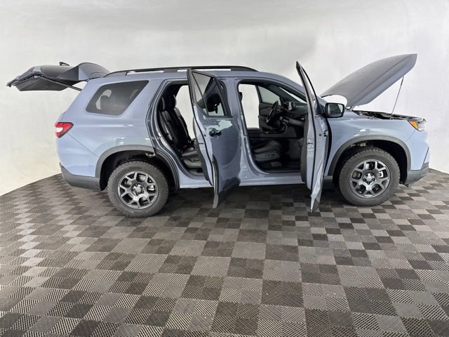 Used 2025 Honda Pilot TrailSport image 16