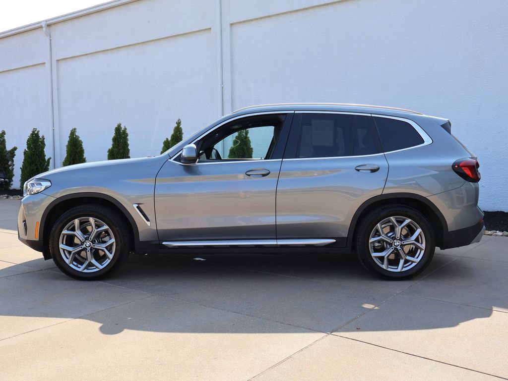 Used 2024 BMW X3 xDrive30i AWD/4WD image 3