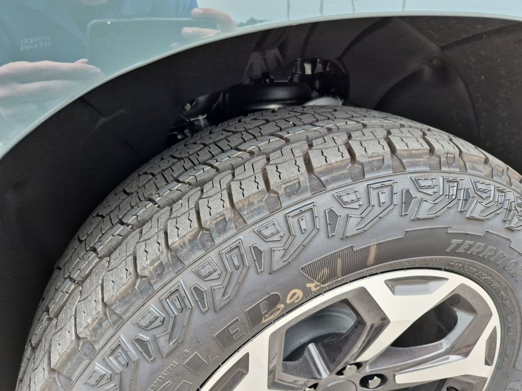 New 2026 GMC Yukon XL AT4 Ultimate AWD/4WD image 17