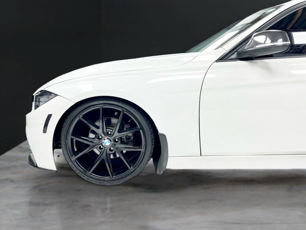 Used 2014 BMW 328i xDrive Sedan AWD/4WD image 9