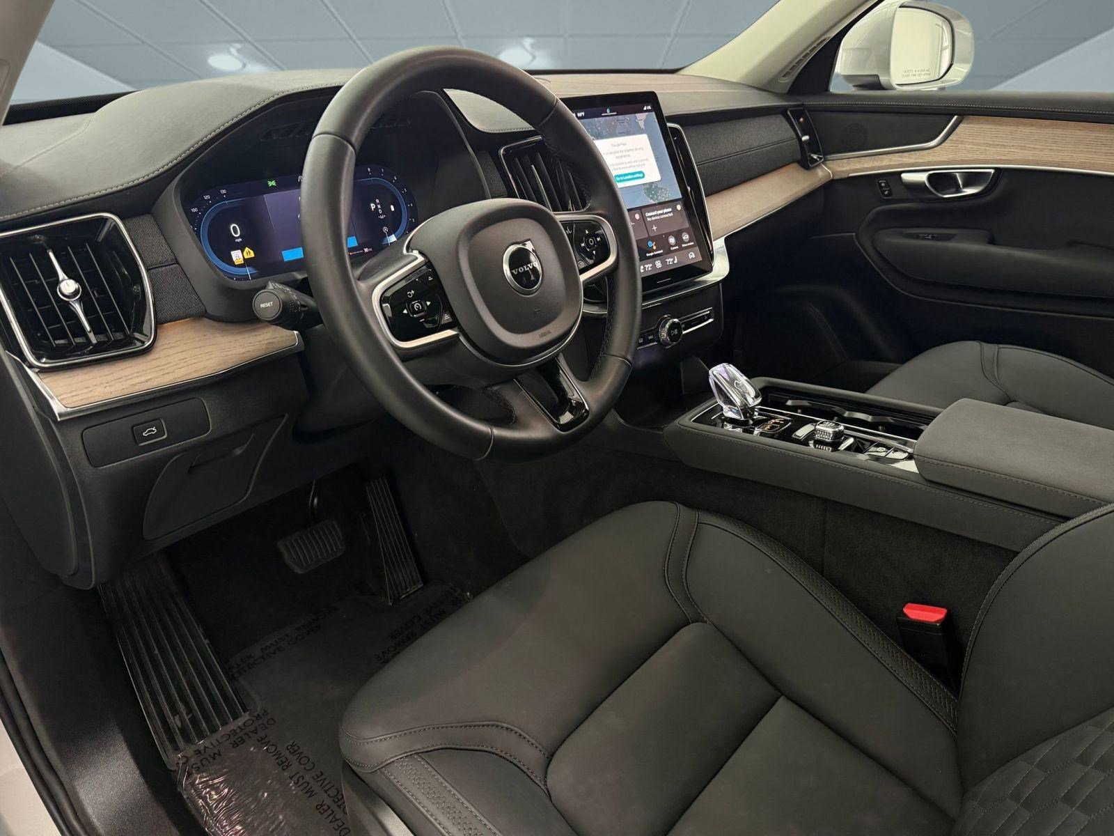 Used 2025 Volvo XC90 B6 Plus image 4