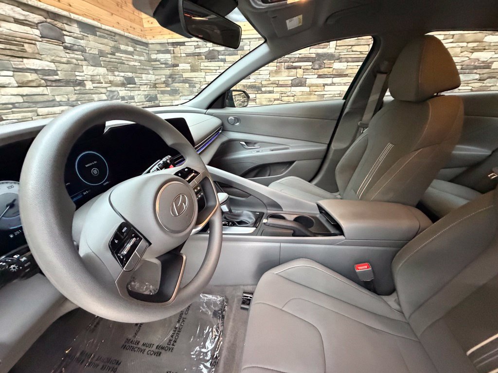Certified 2024 Hyundai Elantra SEL FWD image 23