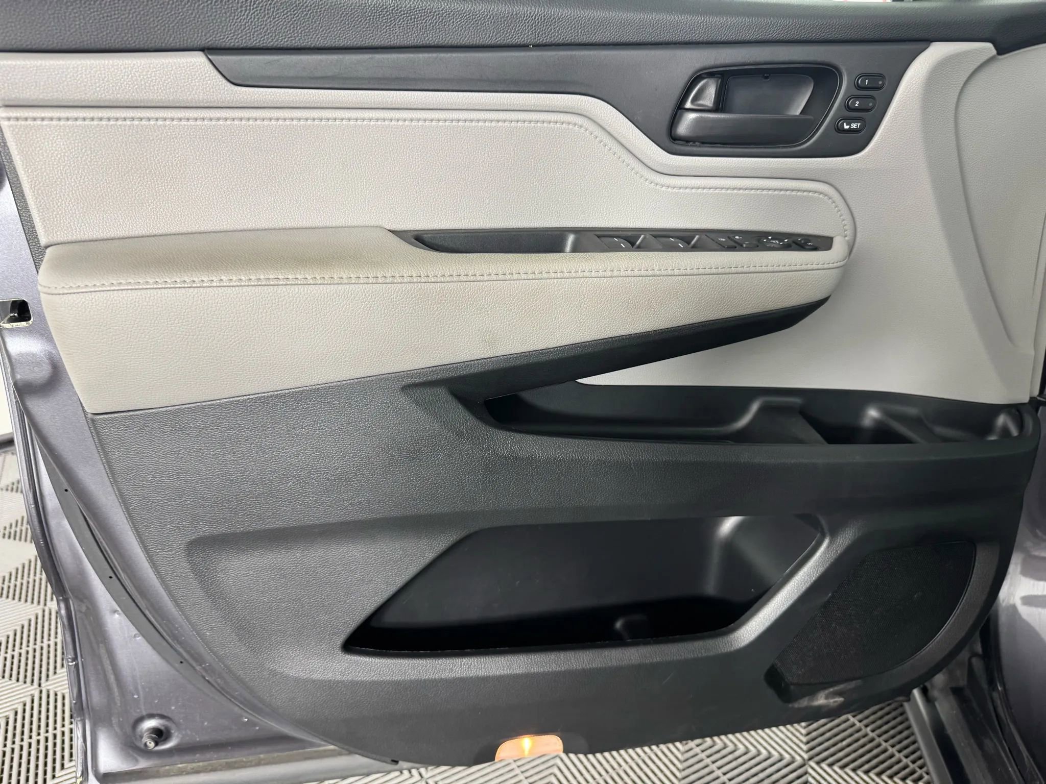 Used 2018 Honda Odyssey EX-L image 39