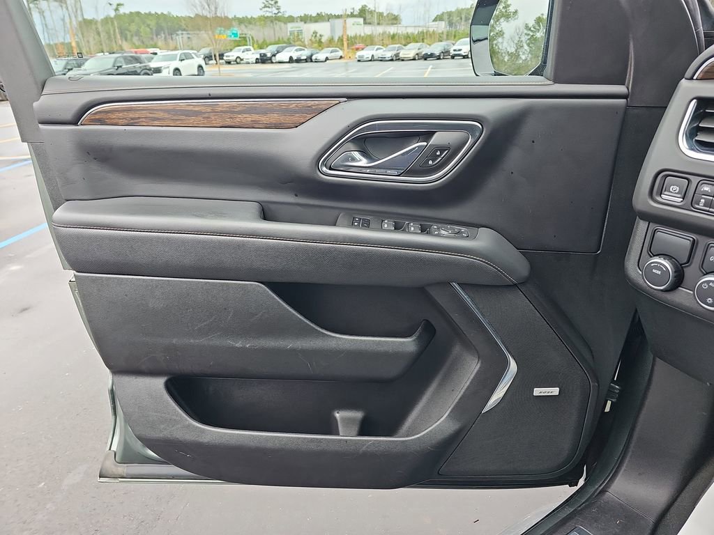 Used 2023 Chevrolet Suburban Premier image 32