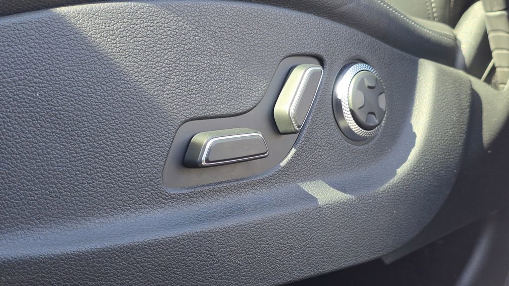 Used 2025 Genesis GV70 2.5T image 59