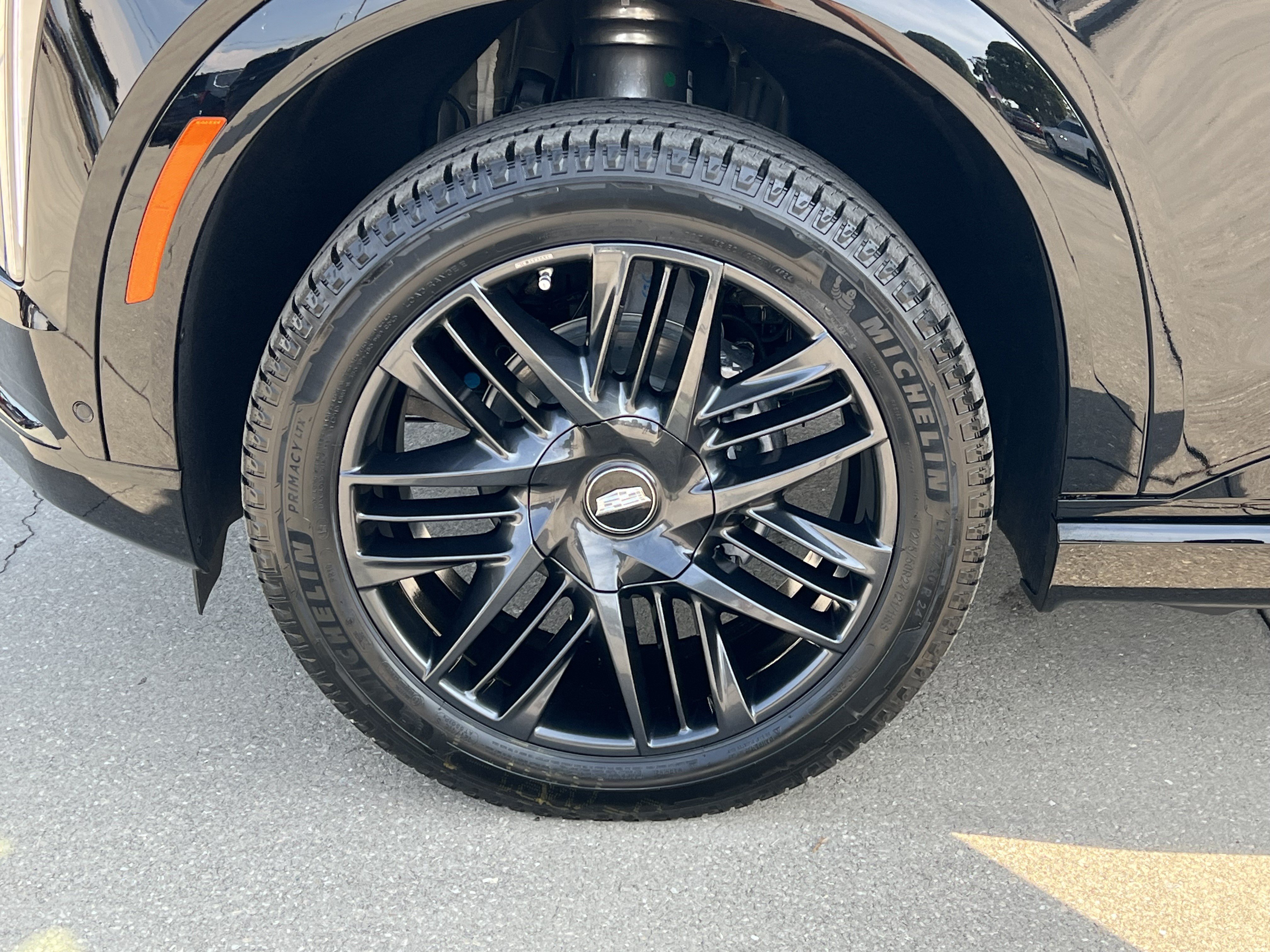 New 2025 Cadillac Escalade IQ Sport 2 w/ LPO, ONYX Package AWD/4WD image 37