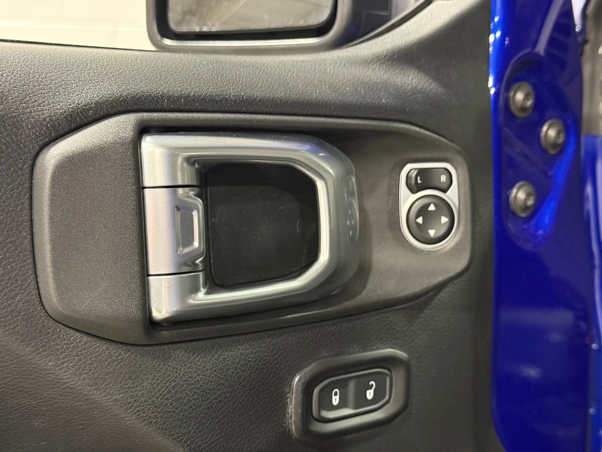 Used 2018 Jeep Wrangler Unlimited Sport S image 13