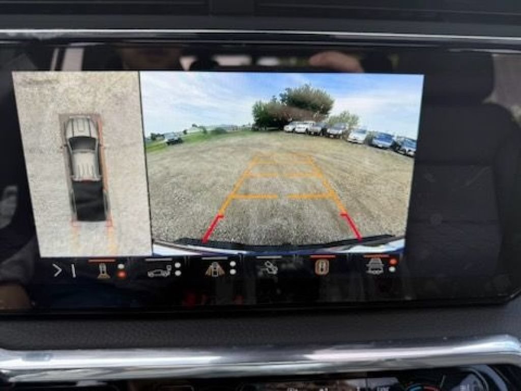 Used 2025 GMC Sierra 3500 Denali AWD/4WD image 32