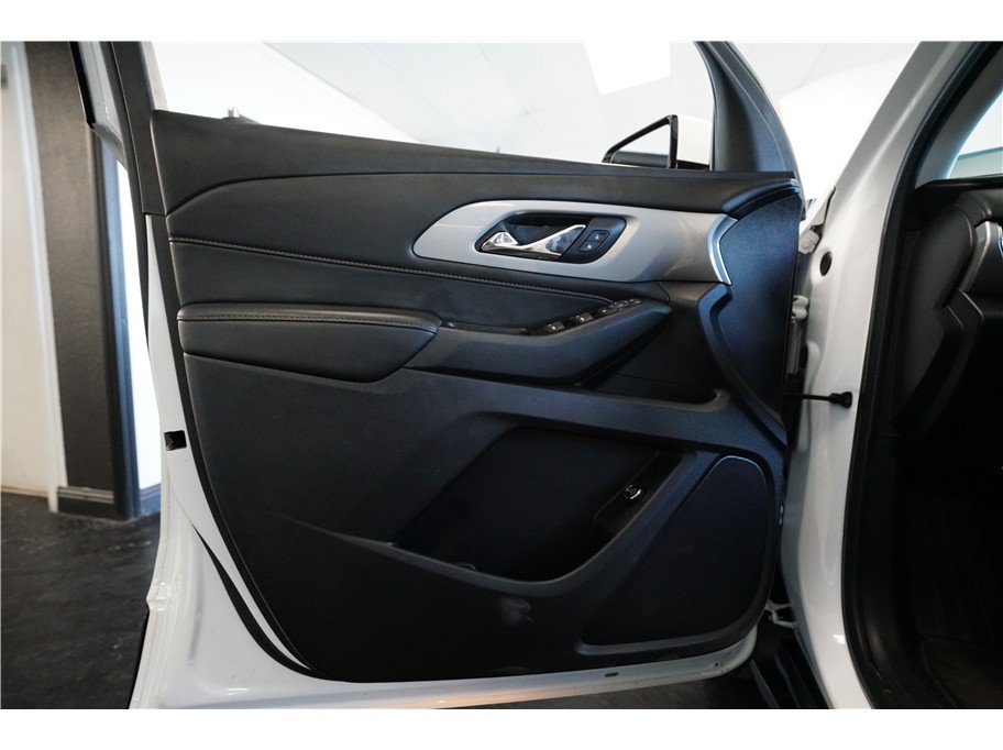 Used 2020 Chevrolet Traverse LT FWD image 16