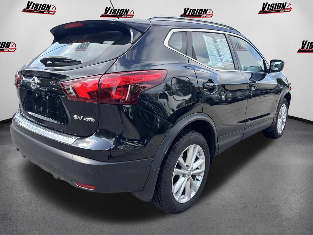 Used 2017 Nissan Rogue Sport SV w/ SV All-Weather Package AWD/4WD image 5