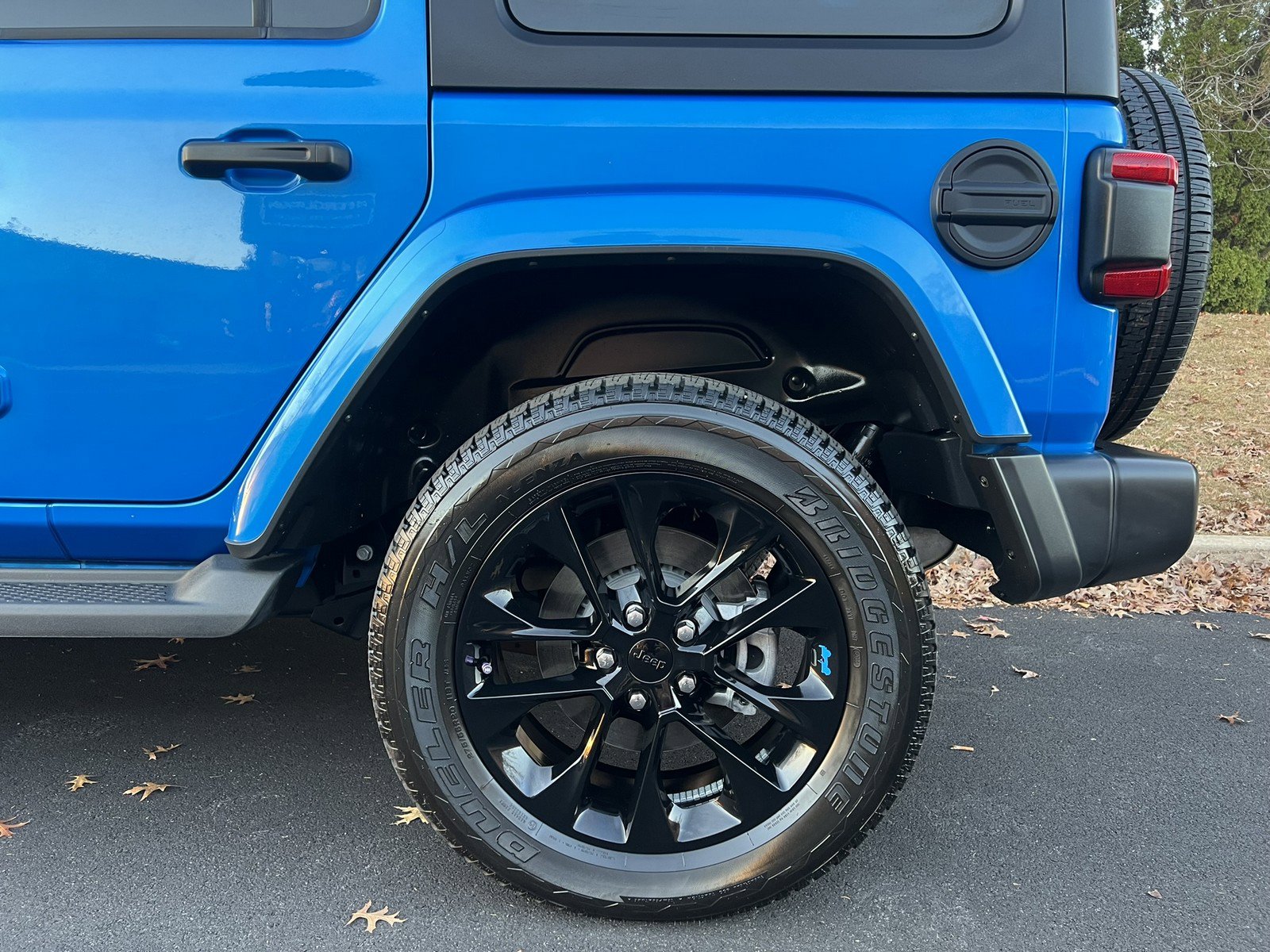 Used 2022 Jeep Wrangler Unlimited Sahara w/ Cold Weather Group image 75