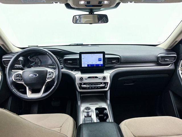 Used 2021 Ford Explorer XLT image 28
