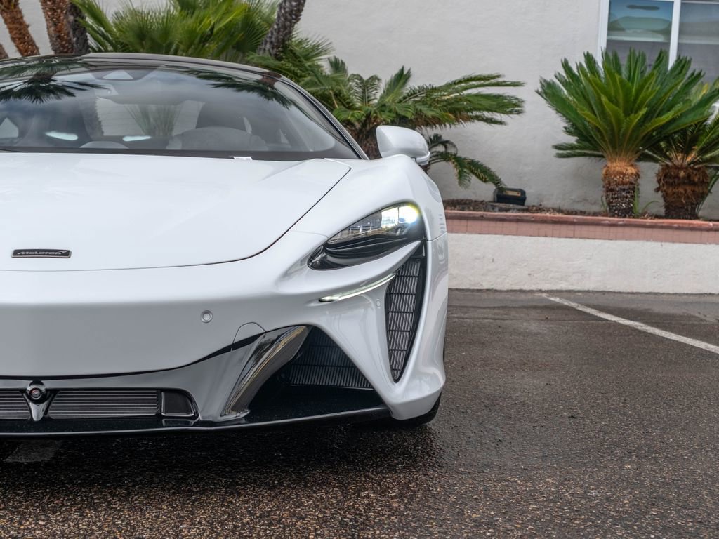 New 2026 McLaren Artura image 6