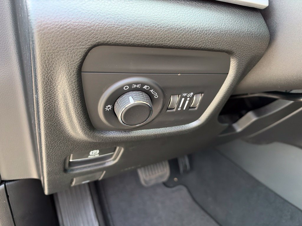 New 2027 Jeep Grand Cherokee Altitude AWD/4WD image 11