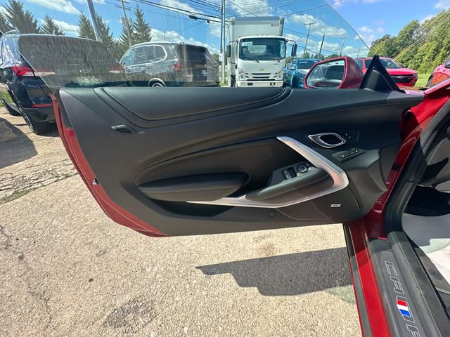 Used 2017 Chevrolet Camaro LT RWD image 25