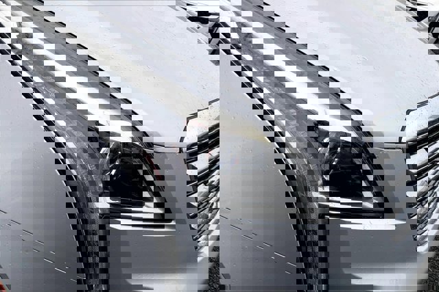 Used 2018 Cadillac XT5 Luxury w/ Driver Awareness Package image 28