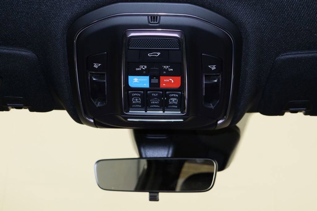 New 2025 Jeep Grand Cherokee Limited image 27