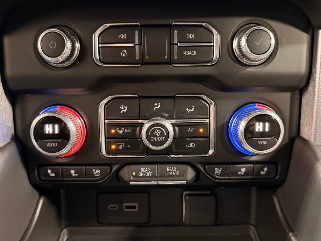 Used 2023 GMC Yukon SLT w/ SLT Luxury Package image 44