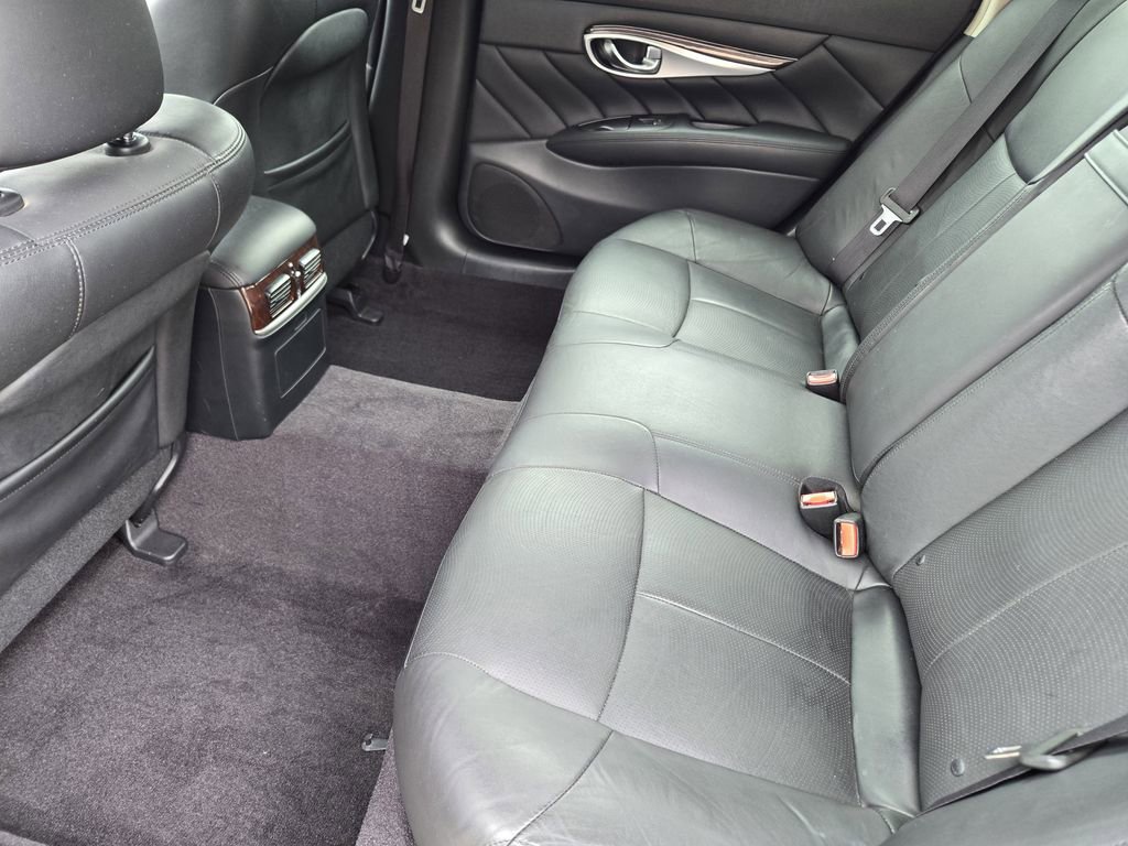 Used 2017 INFINITI Q70 L 3.7 image 40