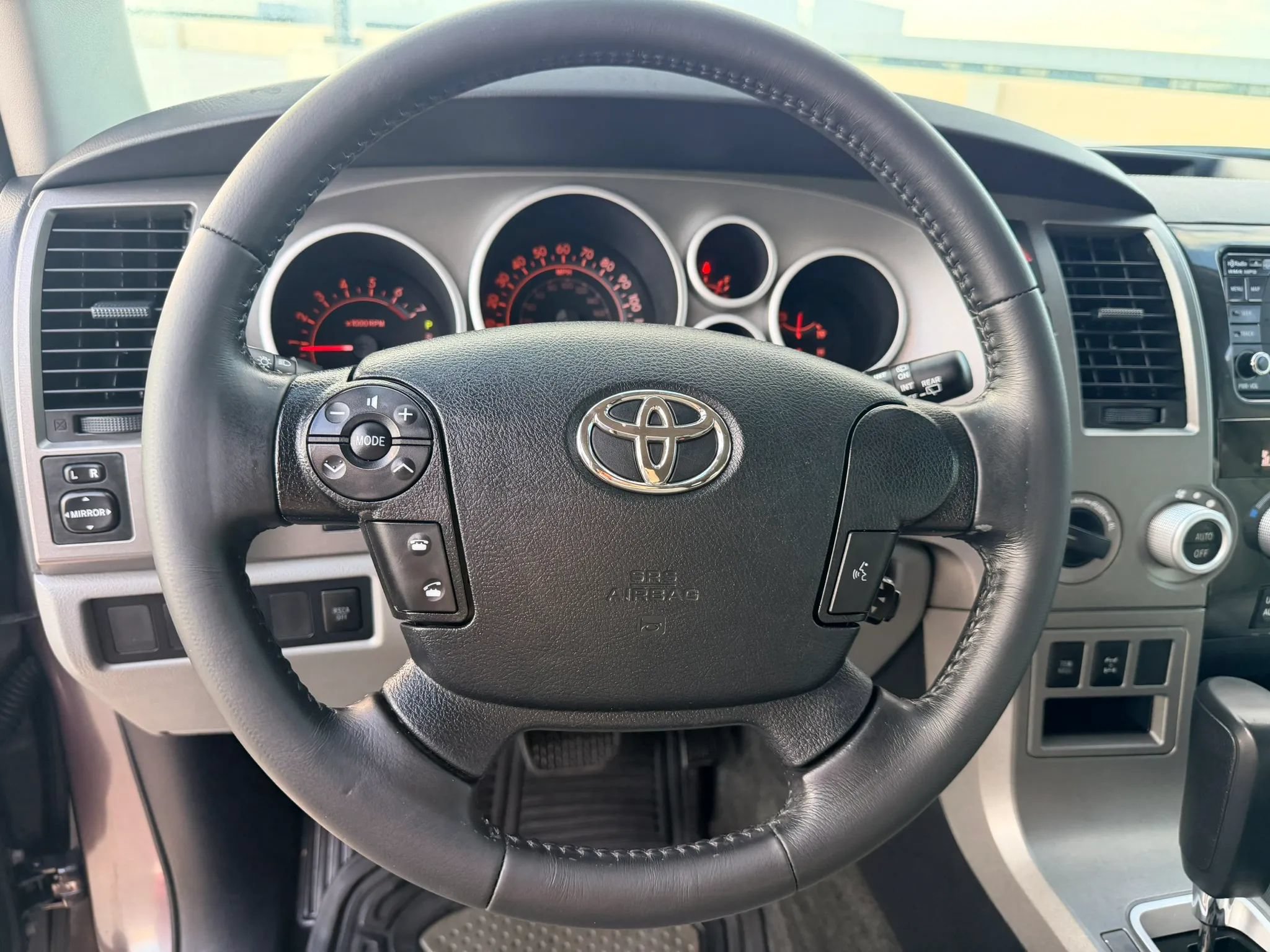 Used 2013 Toyota Sequoia SR5 AWD/4WD image 8