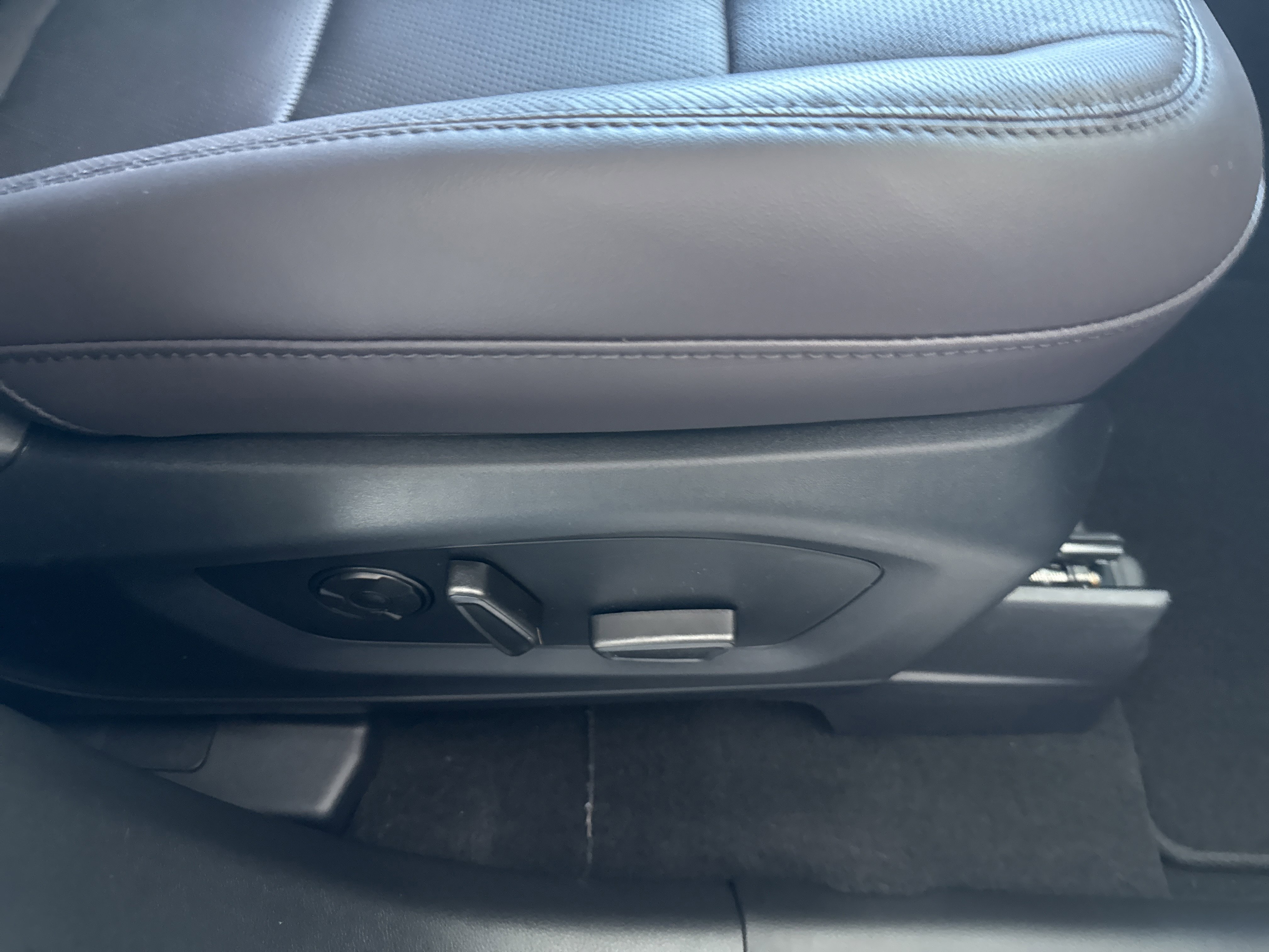 New 2026 Ford Explorer Platinum RWD image 18
