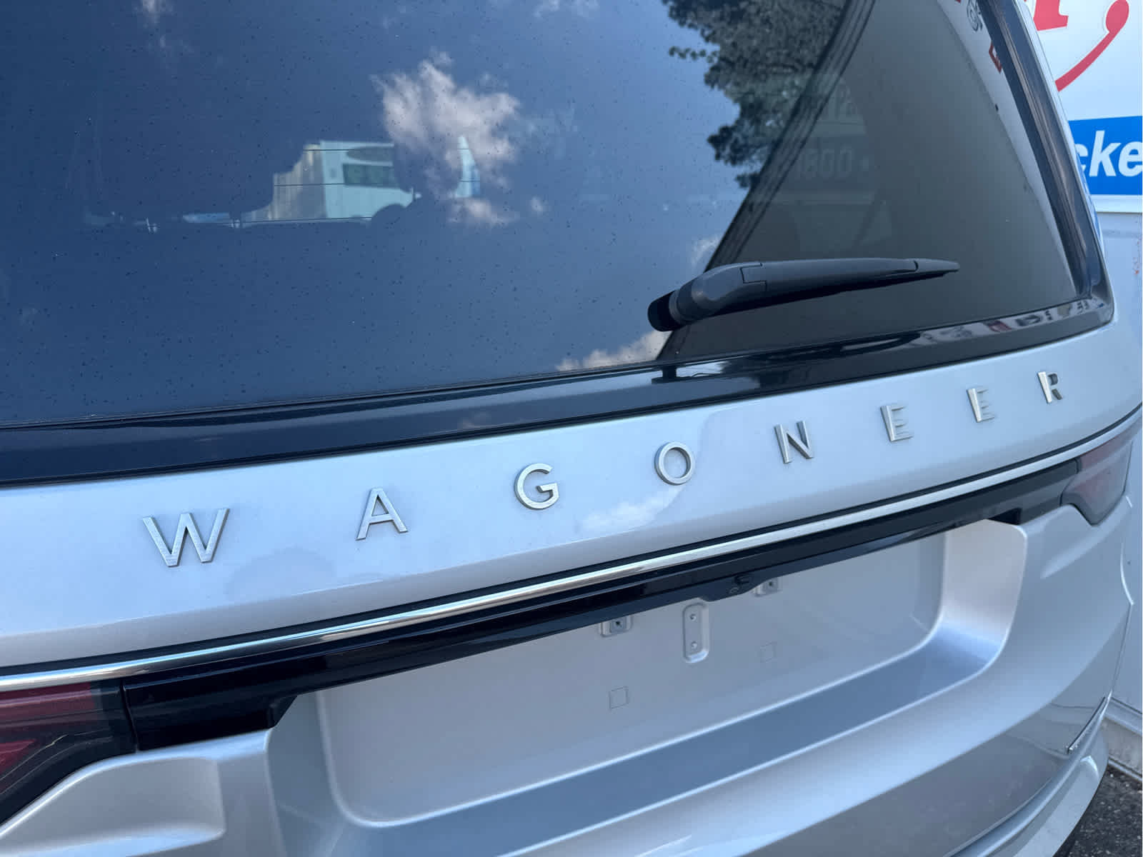 Used 2024 Jeep Wagoneer Series III AWD/4WD image 19