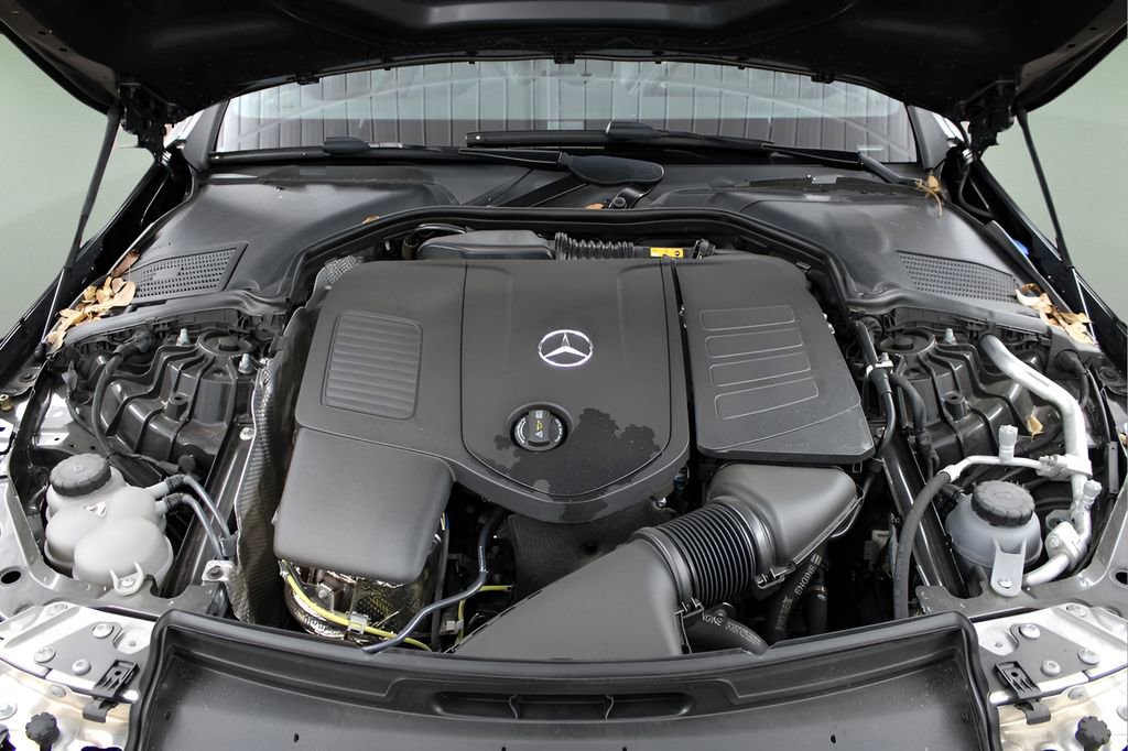 Used 2025 Mercedes-Benz CLE 300 4MATIC Coupe image 33