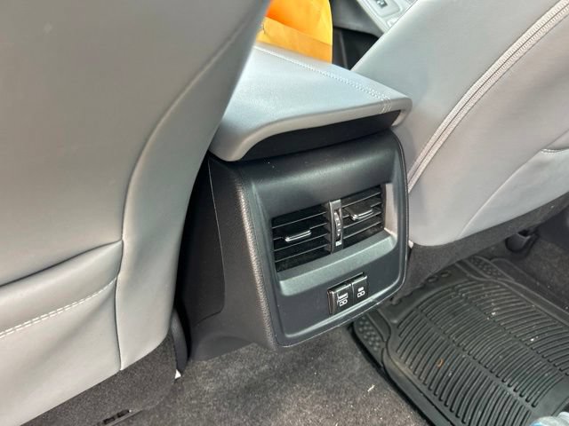 Used 2022 Toyota Avalon XLE FWD image 9