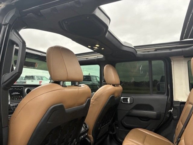 Used 2021 Jeep Wrangler Unlimited Rubicon AWD/4WD image 16