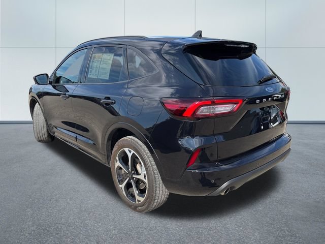 Used 2023 Ford Escape ST-Line Select w/ Tech Pack #2 AWD/4WD image 2