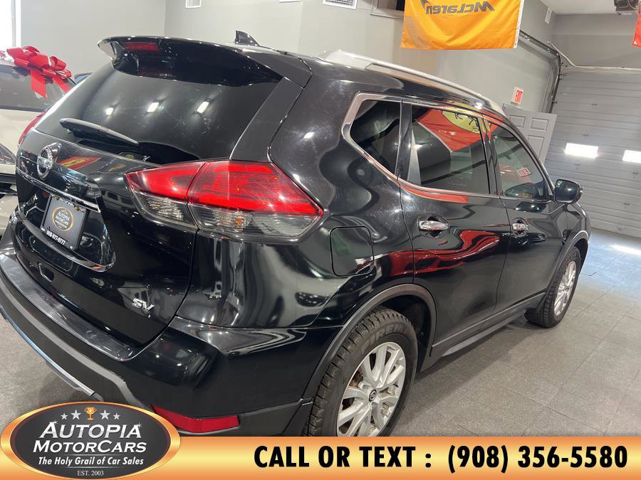Used 2017 Nissan Rogue SV image 6