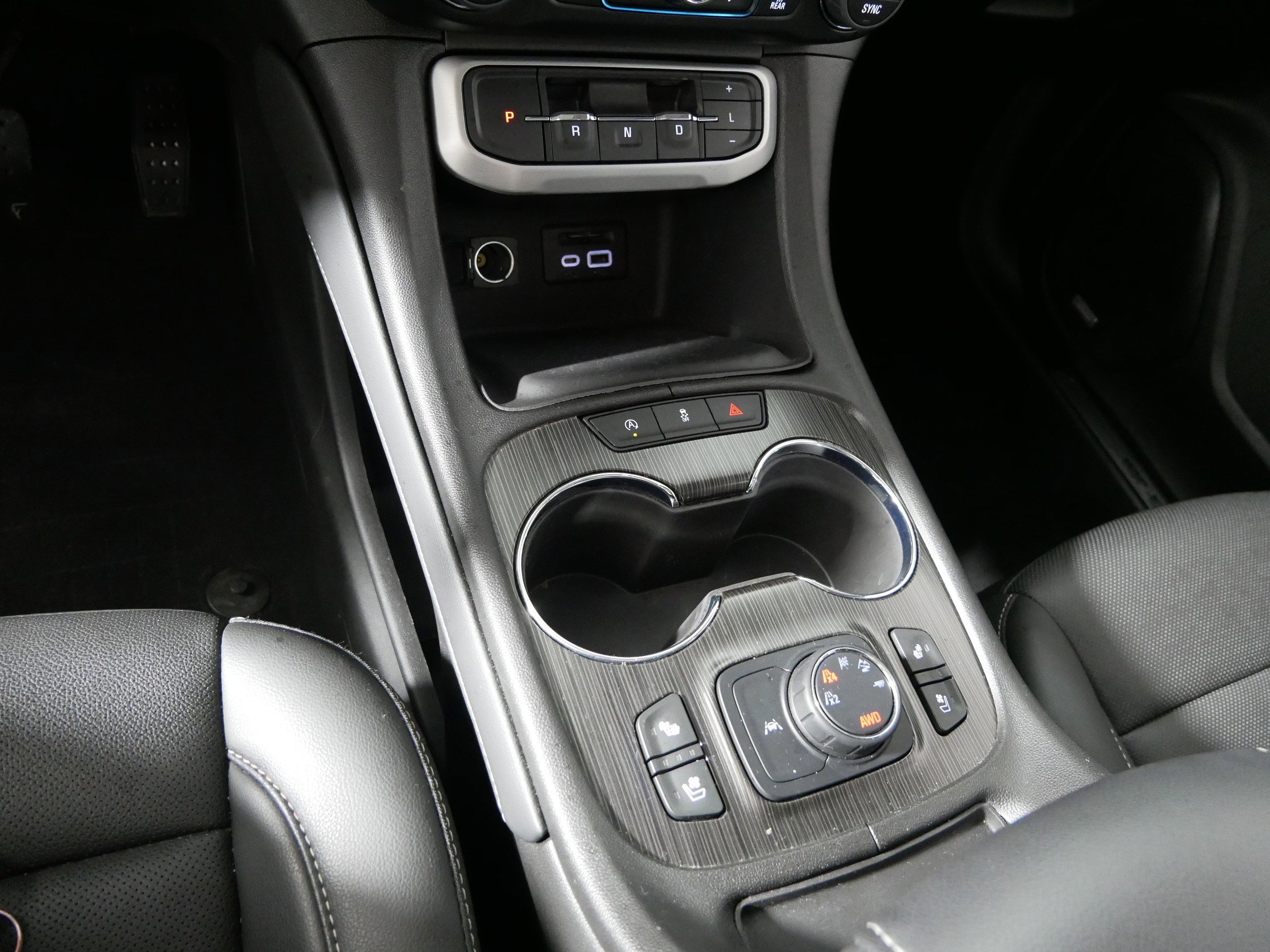 Used 2023 GMC Acadia SLT w/ Technology Package image 24