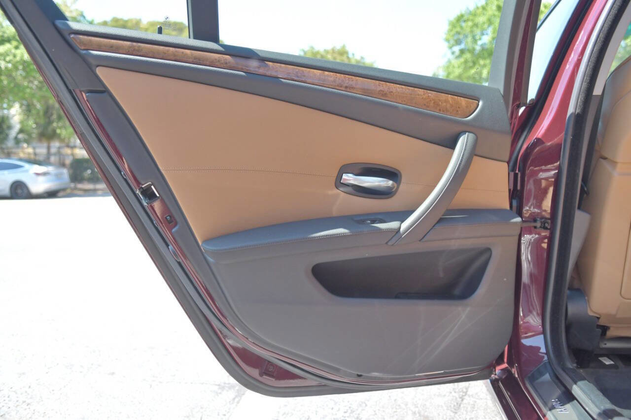 Used 2009 BMW 535i xDrive Sedan AWD/4WD image 17