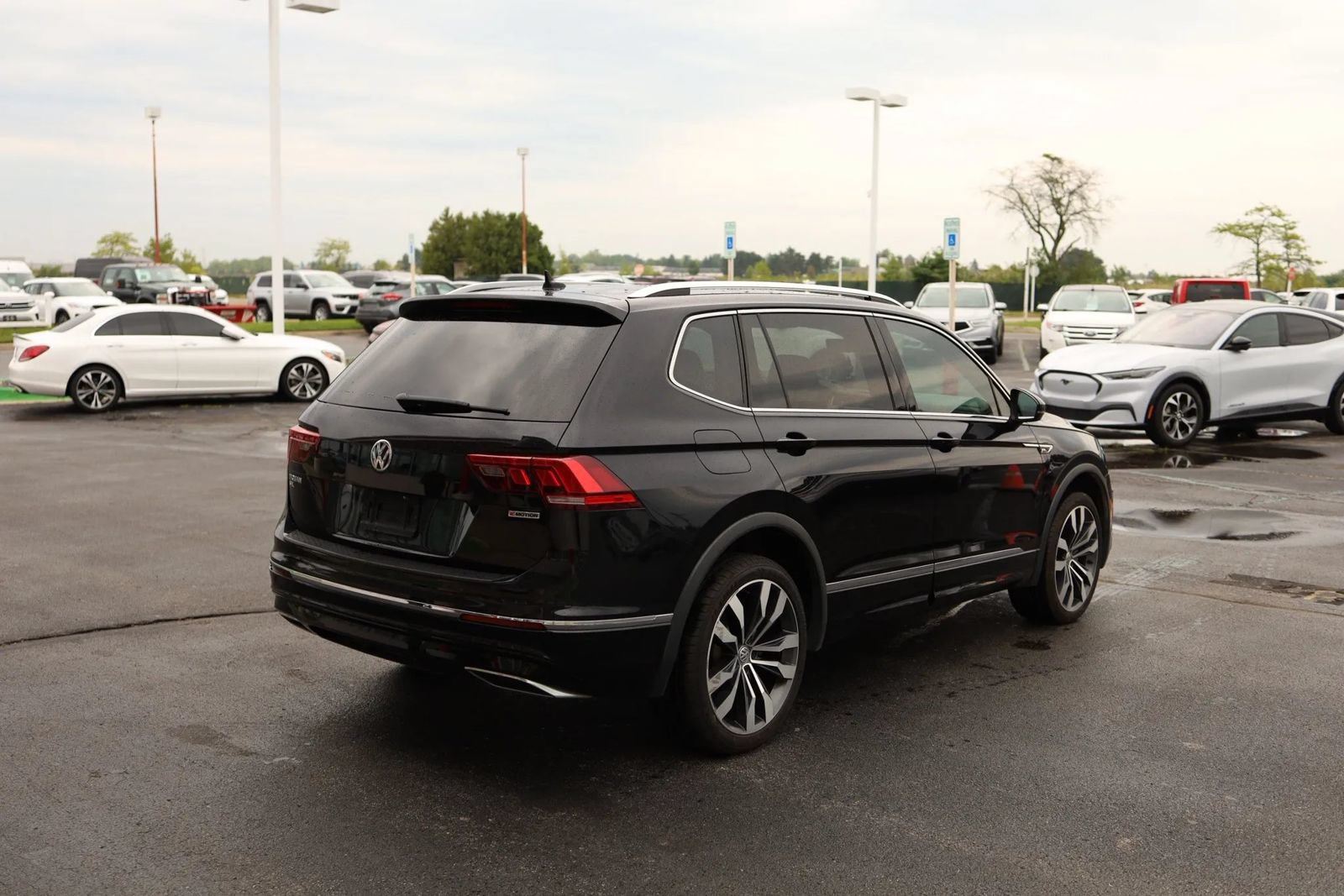 Used 2020 Volkswagen Tiguan SEL Premium R-Line AWD/4WD image 5
