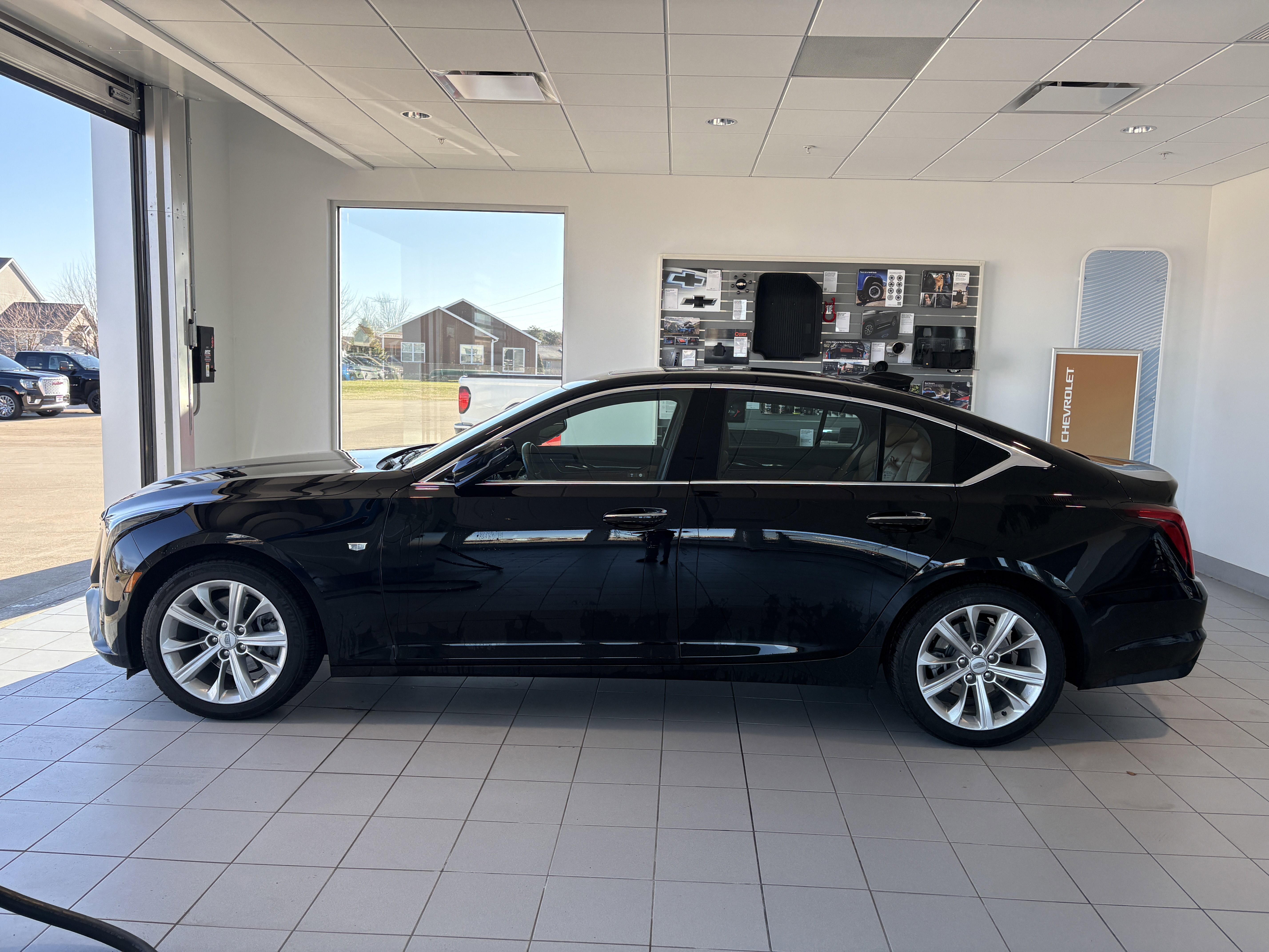 Used 2025 Cadillac CT5 Premium Luxury w/ Platinum Package AWD/4WD image 2