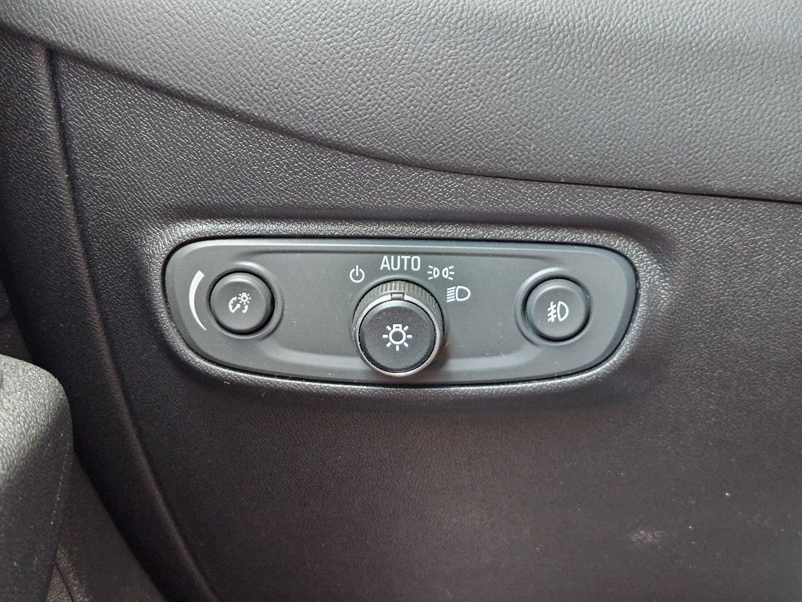 Used 2019 Chevrolet Equinox Premier FWD image 23