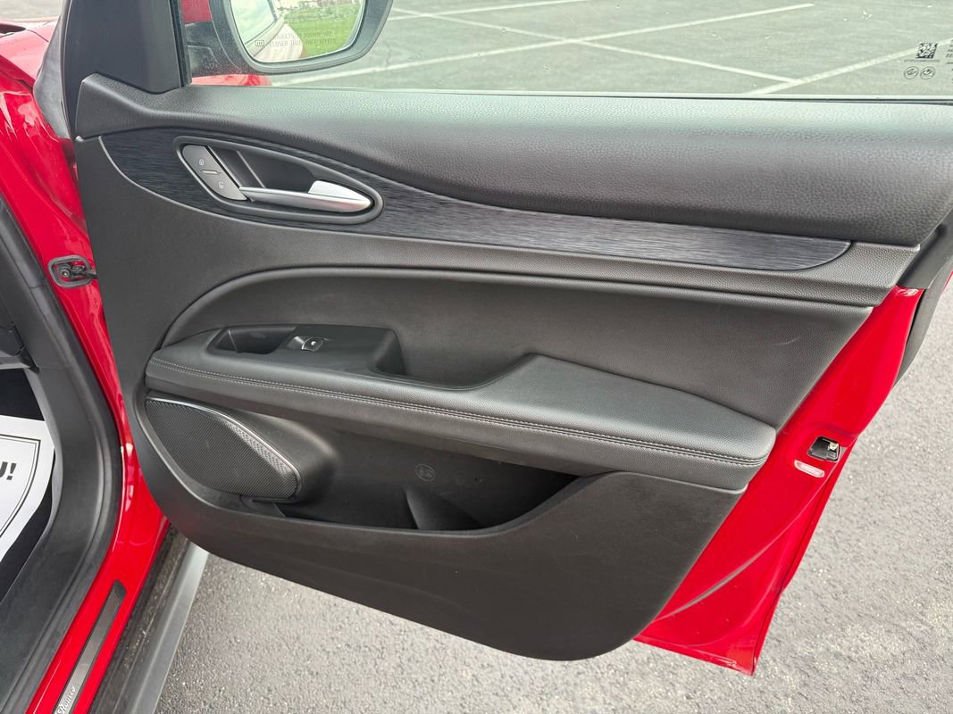 Used 2022 Alfa Romeo Stelvio Sprint image 16